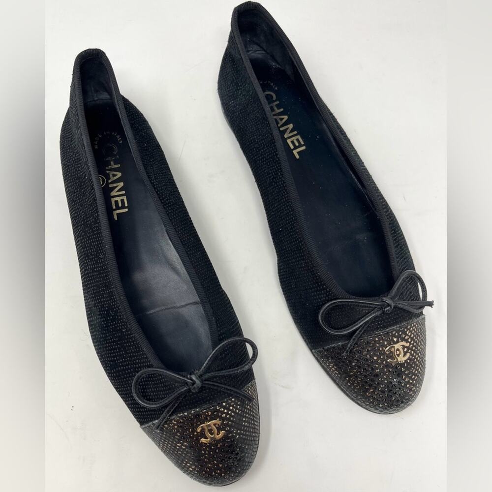 Chanel Ballet Cap Toe CC Black Textured Leather and Suede gold CC size 39.5 EU - Picture 2 of 9